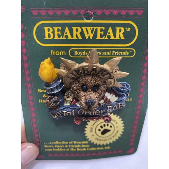 1998 Boyds Bears & Friends Bearwear Ms Liberty Loyal Order FOB Pin Retired - Picture 3 of 4